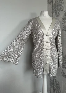 Chesca Size 1 Uk 12/14 Silver Crinkled Kimono Light Jacket Silk Blend Oriental - Picture 1 of 9
