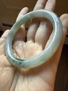 55 Mm Untreated Genuine Burmese jadeite bangle Grade A 純天然翡翠A貨 冰飄綠圓條 - Picture 1 of 21