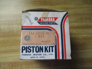 NOS OEM Yamaha Piston Kit RD400 1A1-11630-00 STD Piston, Rings, Pin & Clips - Picture 1 of 3
