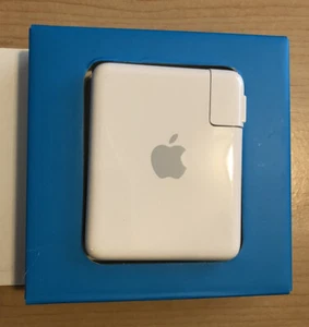 Apple Airport Express Base Station With AirTunes MAC PC M9470LL/A Model A1084 - Picture 1 of 6