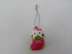 HELLO KITTY CHRISTMAS ORNAMENT HOLDING WREATH X-MAS STOCKING BOW SANTA HAT BROKE - Foto 1 di 10