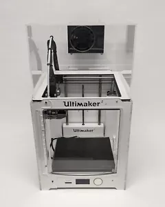 Ultimaker 2+ 3D Printer with activated carbon air filter and filament - Picture 1 of 10