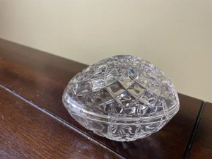 vintage glass dish with lid - Picture 1 of 3