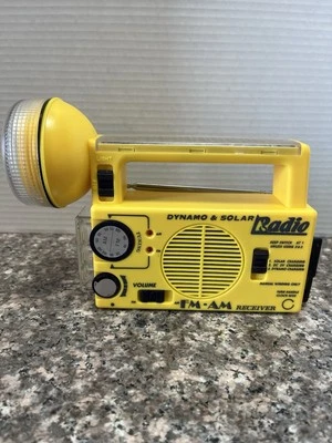 Vintage Radio solar survival flashlight  Radio AM/FM Y2K NEW IN BOX  - Image 1 of 4