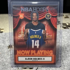 2024-25 NBA Hoops - #25 DaRon Holmes II RC Now Playing - Bild 1 von 1