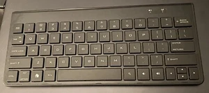 Amazon Basics KT-1267 Bluetooth Keyboard For Android, Kindle, iPhone, iPad - Photo 1/2