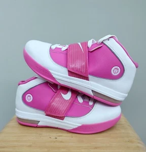 DS 2010 Nike Wmns Zoom Soldier IV 4 LeBron James sz 11 Kay Yow 407638 116 Pink - Picture 1 of 19