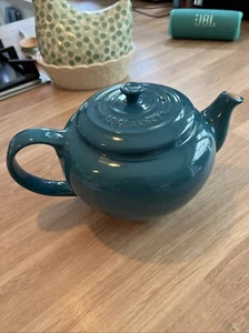 Le Creuset Stoneware Teal Teapot Classic Style Tea Pot 2 Pint 21-1 - Picture 1 of 14