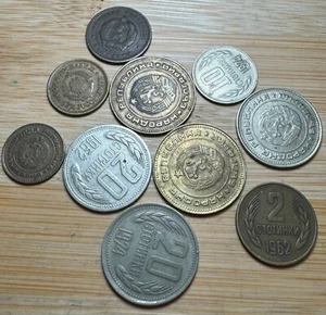 LOT DE 10 PIECES PAYS DE L’EST PRINCIPALEMENT BULGARIE (1260) - Foto 1 di 6