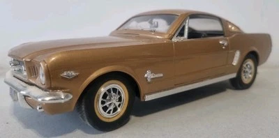 Voiture miniature Mira 1/18 Ford Mustang 1965 cabriolet bleu clair moulé sous pression sans boîte - Photo 1/4