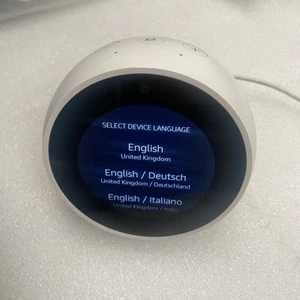 Reloj despertador inteligente Amazon Echo Spot VN94DQ en blanco portátil Alexa y fuente de alimentación - Imagen 1 de 9
