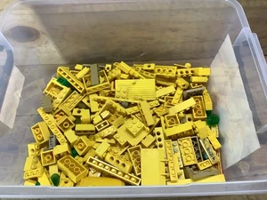 BULK LOT OF VINTAGE LEGO - YELLOW PIECES includes PIECES FROM VARIOUS SETS - Picture 1 of 3