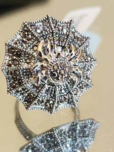 🕸 Rauchkristall Strass Halloween Spinnennetz Ring - Größe 7 - Neu mit Etikett - Bild 1 von 6