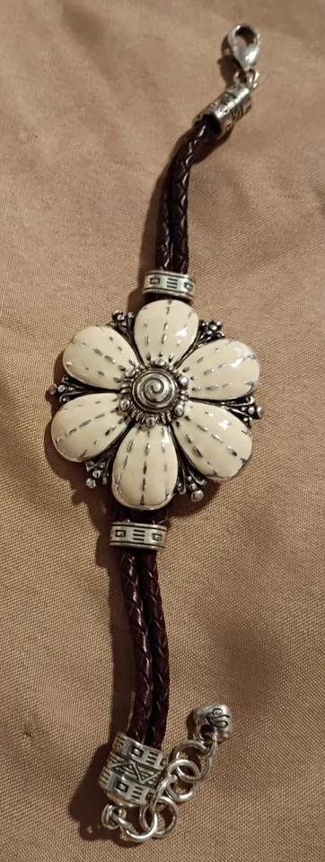 Брайтон сафари винтажный РЕДКИЙ цветок коричневый плетеный кожаный браслет - Изображение 1 из 4