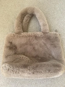 Faux Fur Shoulder Bag Tote Handbag Soft, Fluffy, Zip - Picture 1 of 3