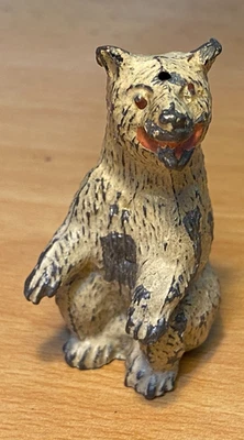 VINTAGE LEAD POLAR BEAR - PLAYWORN -  LOT 15 - Image 1 of 4