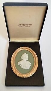 Plaque verte Wedgwood Jasperware reine mère édition ltée en boîte