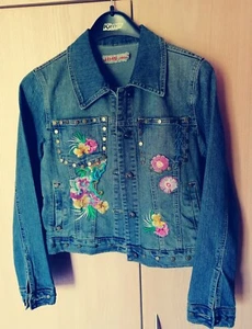 Jeansjacke Damen kurz & sehr modern, Blau mit Stickerei, Größe S - "Topzustand" - Bild 1 von 3