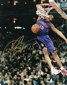 FOTO REIMPRESIÓN VINCE CARTER 8X10 FIRMADA AUTOGRAFIADA IMAGEN HOMBRE CUEVA REGALO TORONTO - Imagen 1 de 1