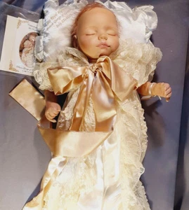 Porcelain Doll "Prince George of Cambridge" 20"(50cm) by The Ashton-Drake (589 ) - Picture 1 of 13