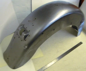 58-84 FLH cabeza de pala GUARDABARROS TRASERO DE UNA PIEZA 59601-79B o bobber suave - Imagen 1 de 12