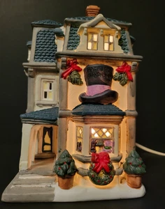 Casa Hatfield Haberdashery Dickens Collectibles Christmas Village Towne Series - Imagen 1 de 16