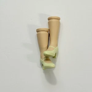 VTG DOLL Legs Replacement Parts Porcelain For 19” Dolls Sculpted Yellow Heels € - Picture 1 of 10