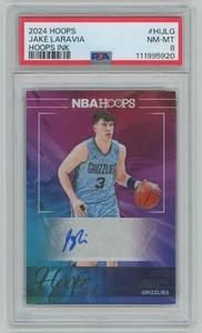 2024-25 NBA Hoops Hoops Ink Jale Laravia Auto PSA 8 Memphis Grizzlies #HI-JLG - Bild 1 von 2