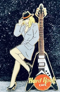 Hard Rock Cafe Pin Chicago Sexy Girl Trenchcoat schwarz weiß Flying V Gitarre - Bild 1 von 5