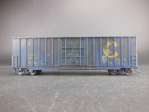 HO SCALE CUSTOM WEATHRED C&O 481651 CHESSIE SYSTEM 50' EXTERNAL POST BOX CAR - Picture 1 of 6