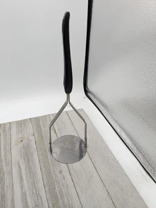 Coupe tranchant pomme de terre légume lame solide broyeur ustensile manche noir 9 3/8" - Photo 1/6