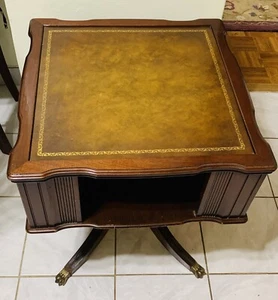 Mahogany Lamp Table / End Table 23” X 23” X 27” - Picture 1 of 9