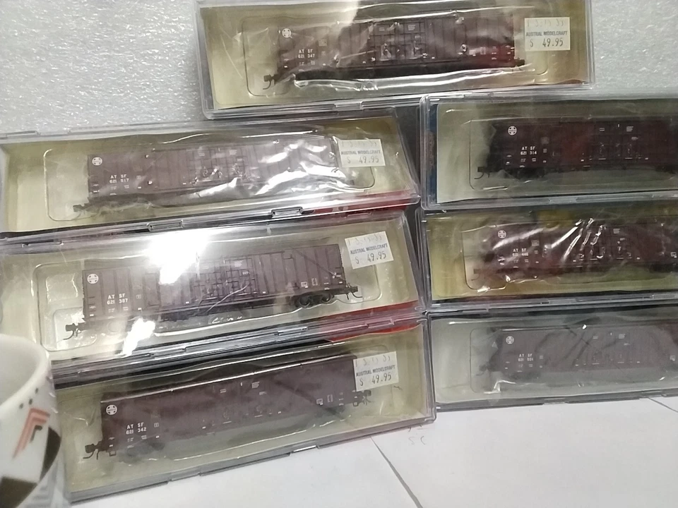 N SCALE BLMA  MODELS 60 FT BEER CARS ATSF  LOGO X 7 NUMDERS - Image 1 of 4