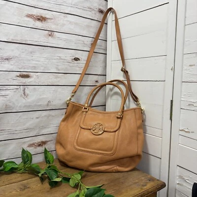 Tory Burch Amanda Hobo Cross Body Handbag Crossbody Shoulder Bag Purse MSRP $485 - Image 1 of 4