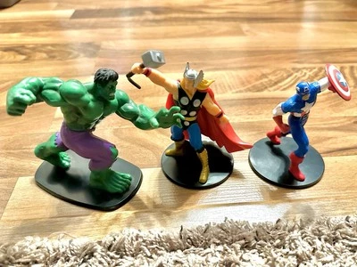 Marvel And Subs Figure Lot of Three 4 Inch Hulk Thor Captain America - Image 1 of 4