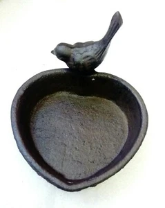 MANGEOIRE OISEAU EN FONTE - Foto 1 di 3