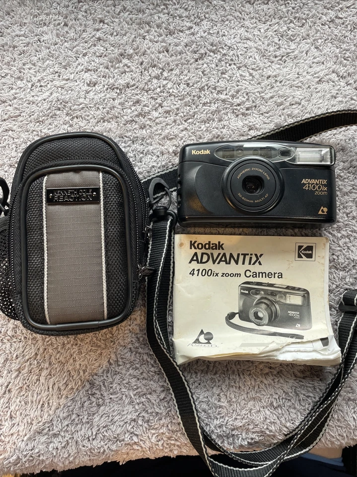 KODAK ADVANTIX 4100ix AND KENNETH COLE SLING BAG LENS 30 To 60mm MULTI AF BLACK - Image 1 of 4