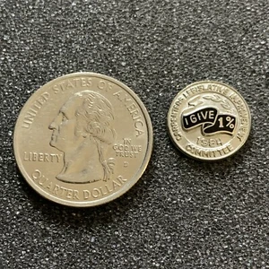1984 Carpenters Legislative Improvement Committee I Give 1% Pin Pinback #38835 - Bild 1 von 2