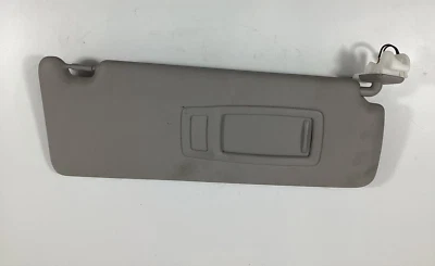 BMW 328i 2012-2016 lado del pasajero derecho parasol espejo parasol gris OEM. Foto 1 de 4