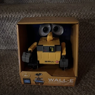 WALL-E REMOTE CONTROL ROBOT FIGURE DISNEY-PIXAR NIB - Image 1 of 2