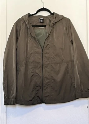 Chaqueta ligera Happy Camper by Torrid talla grande 0 verde militar Foto 1 de 4