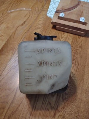 Chevrolet Corvette C3 1973-1977 tanque de expansión de radiador de refrigerante y soporte OEM  Foto 1 de 4