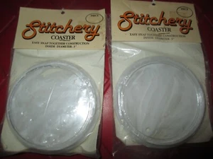 Nuevo en Paquete Par de Formas Plásticas BORDADAS/PUNTO DE CRUZ VINTAGE - Años 80 - Imagen 1 de 2