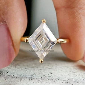 Kite 2.52 CT Lozenge Cut Near Colorless Moissanite Ring Wedding Ring FD227 - Picture 1 of 10