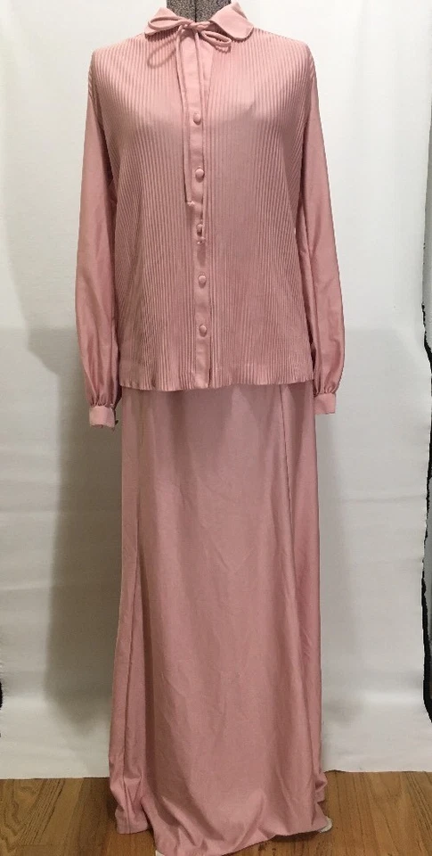 KORET of California De Colección Rosa Plisada Camisa Falda Modesto Conjunto Nylon Para Mujer 8 Nuevo de Lote Antiguo Foto 1 de 4