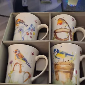 SET OF 4 FINE CHINA MUGS GARDEN BIRDS ROBIN COFFEE OR TEA MUG SET GIFT BOXED NEW - Picture 1 of 11