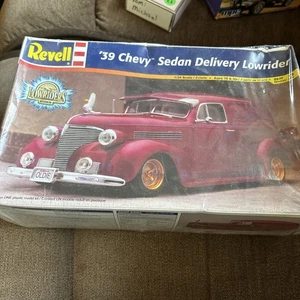 1/25 Revell 1939 '39 Chevy Sedan Delivery Lowrider Model Kit #2592 New Sealed - Picture 1 of 4
