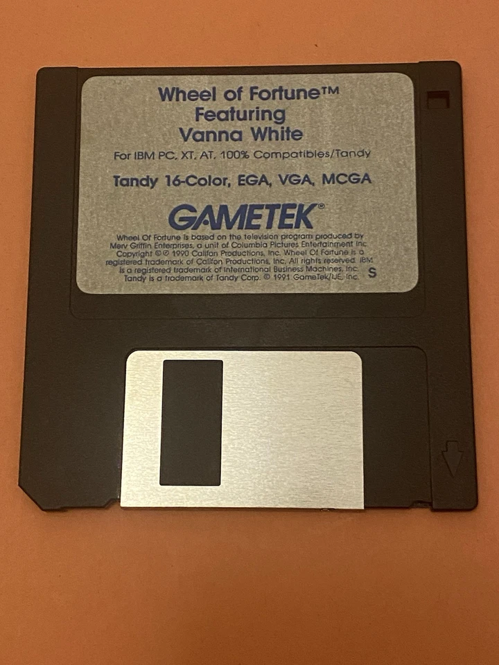 Retro PC IBM/Tandy Wheel of Fortune con disquetes Vanna White 5.25 3.5 Foto 1 de 1