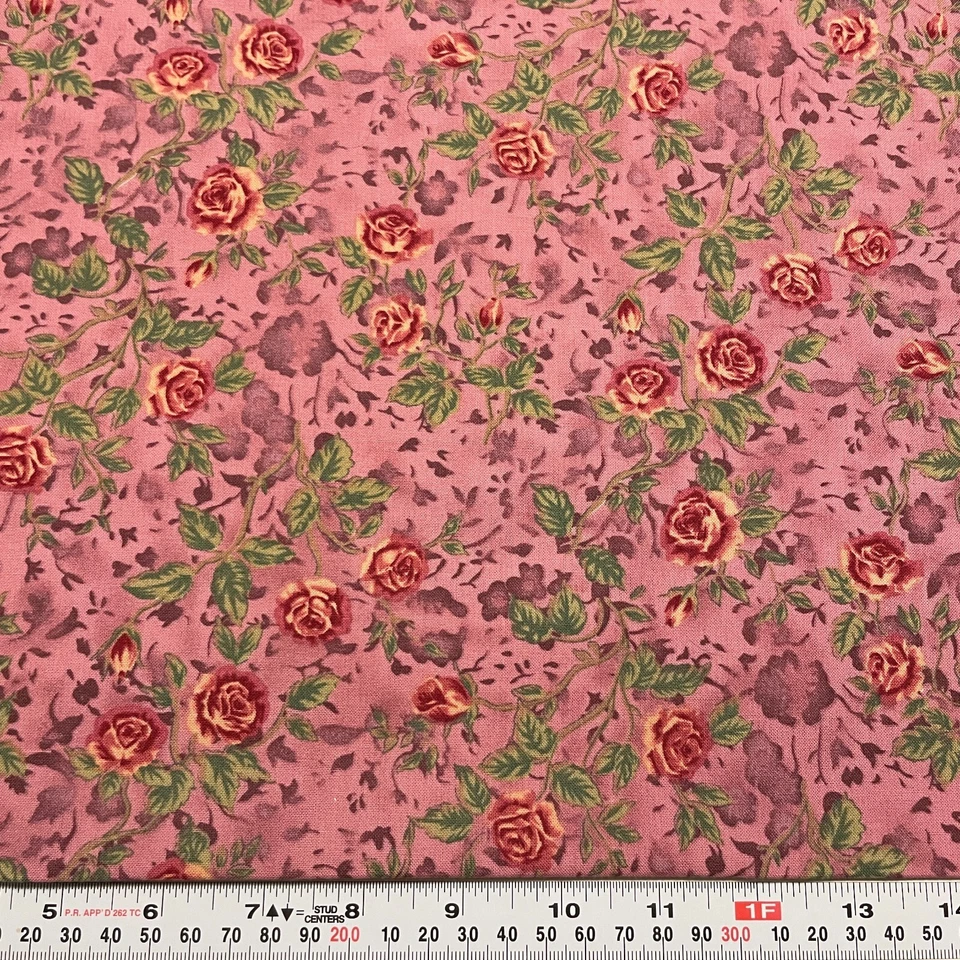 Cepillo Beth floral en malva para tela de algodón textiles David por media yarda Foto 1 de 2