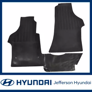 Genuine Hyundai iLoad and iMax Front Rubber Floor Mats 2007 - 2021 - Picture 1 of 5